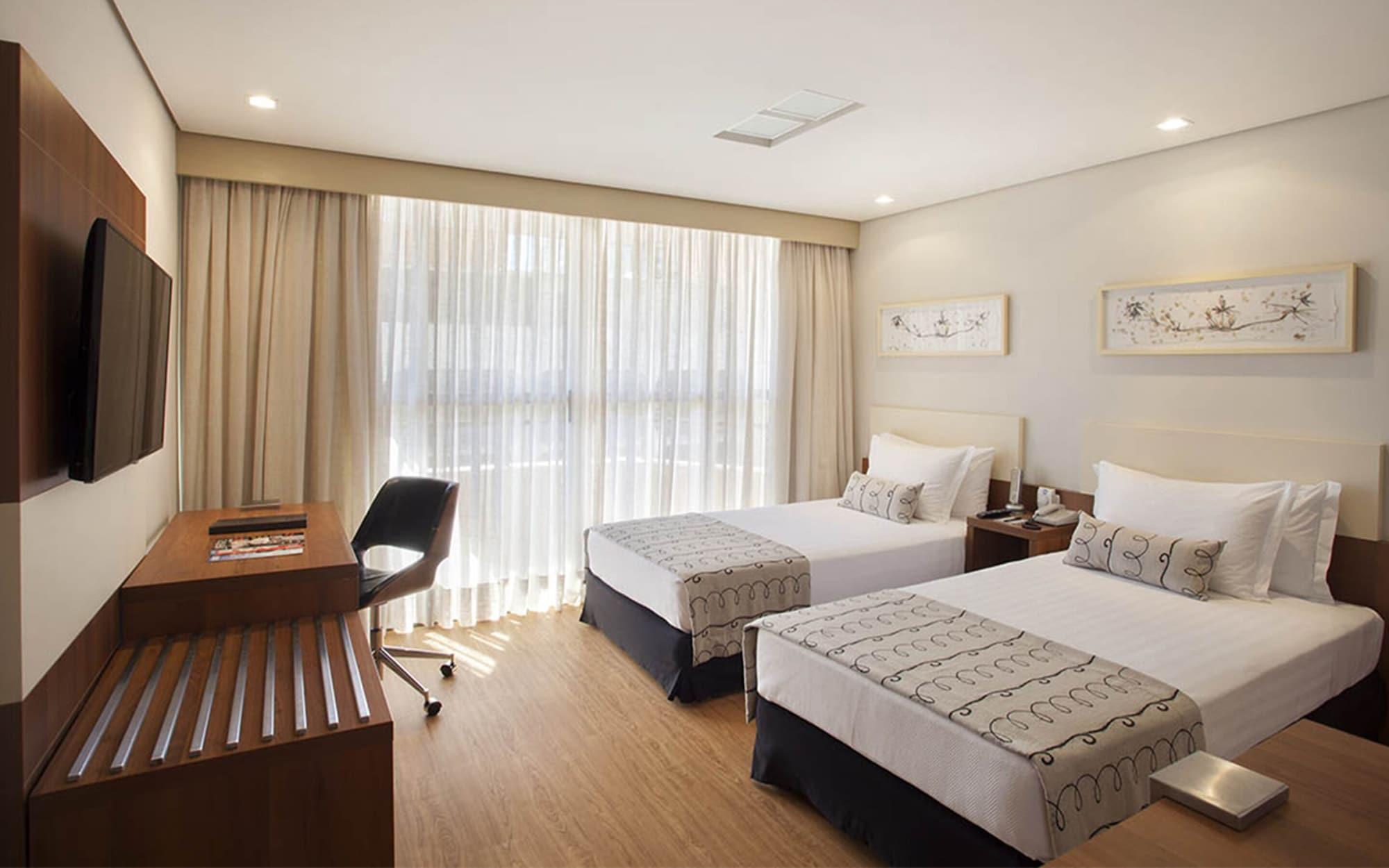 Windsor Plaza Hotel 5*