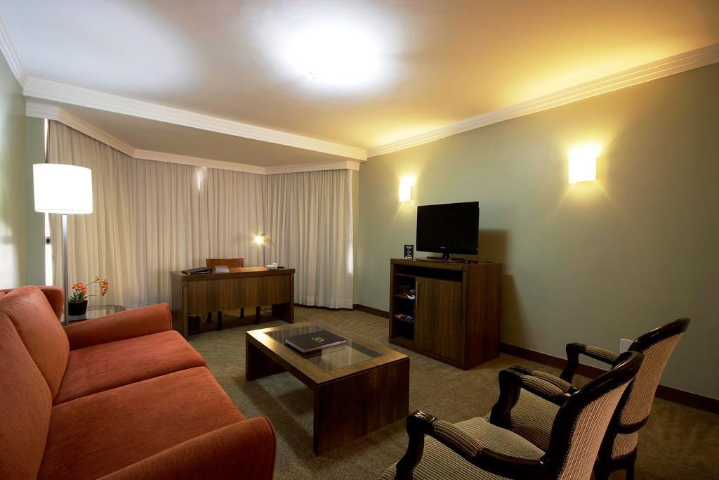 Hotel Windsor Plaza
